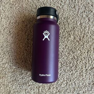 Hydro Flask 32 oz. Purple Plum Color